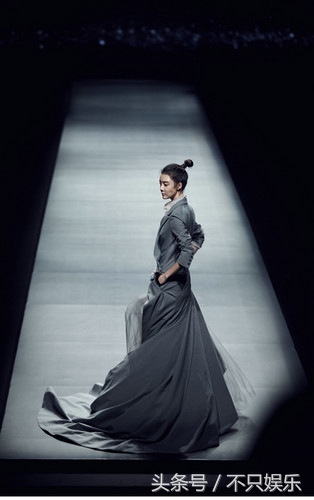 迈克尔杰克逊车晓视频,车晓曝文艺写真