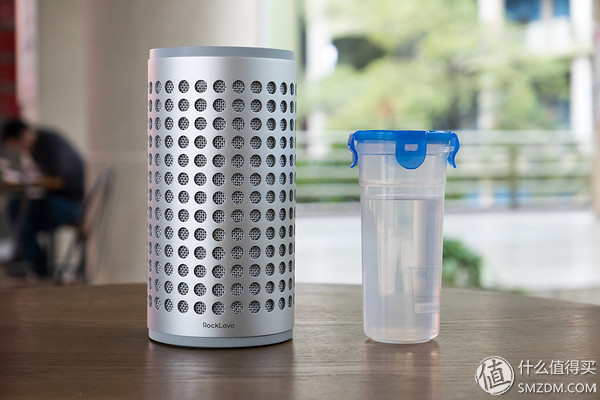 我不是宜家的不锈钢筷筒，我是个无线智能音箱！