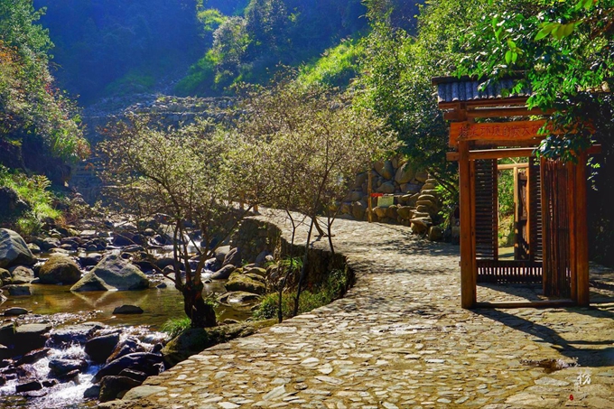 婺源石门山峡谷导游图,婺源石门峡谷值得去吗
