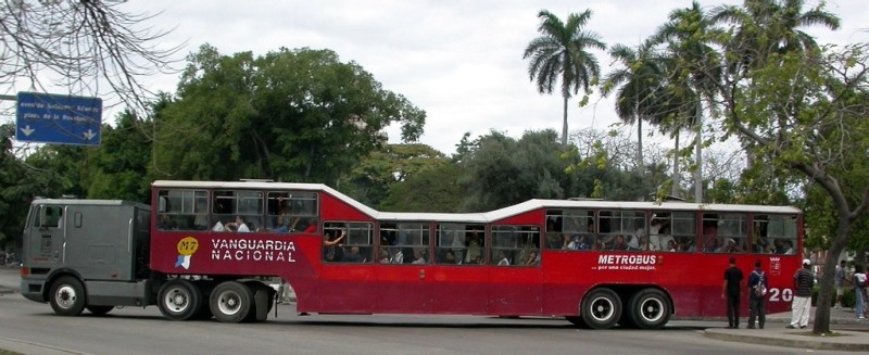 卡斯特罗豪购百万台中国*彩大**电，古巴人民每两家分一台