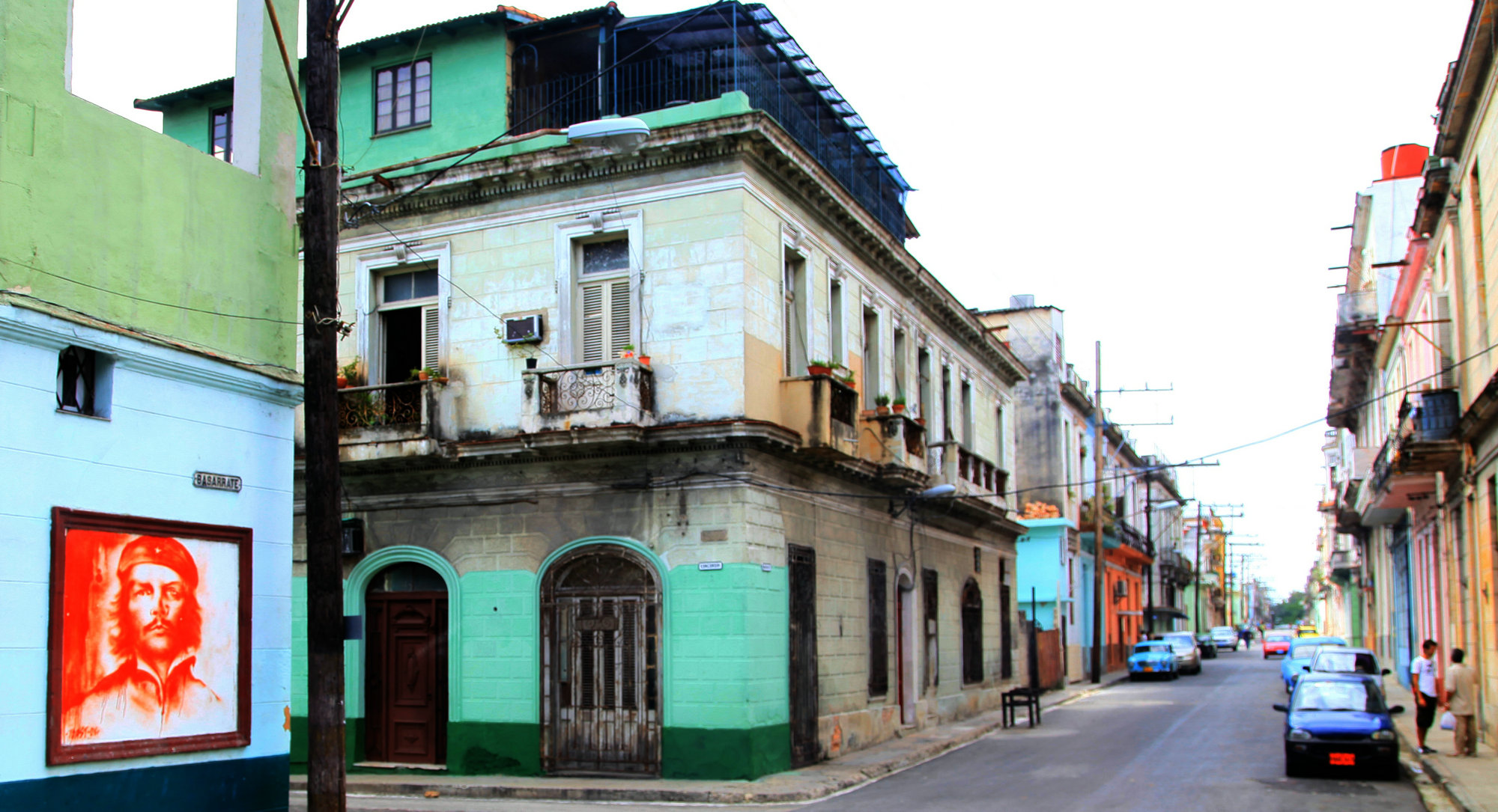 卡斯特罗豪购百万台中国*彩大**电，古巴人民每两家分一台