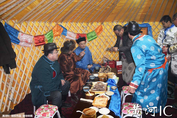 閮藉叞钂欏彜鏃忎妇琛岀キ鐏妭,钂欏彜鏃忓悓鑳炵殑姘戜織椋庢儏