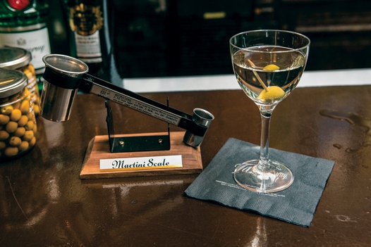 钱少也能装B,看完就会喝酒，100块就能喝到好喝的烈酒！