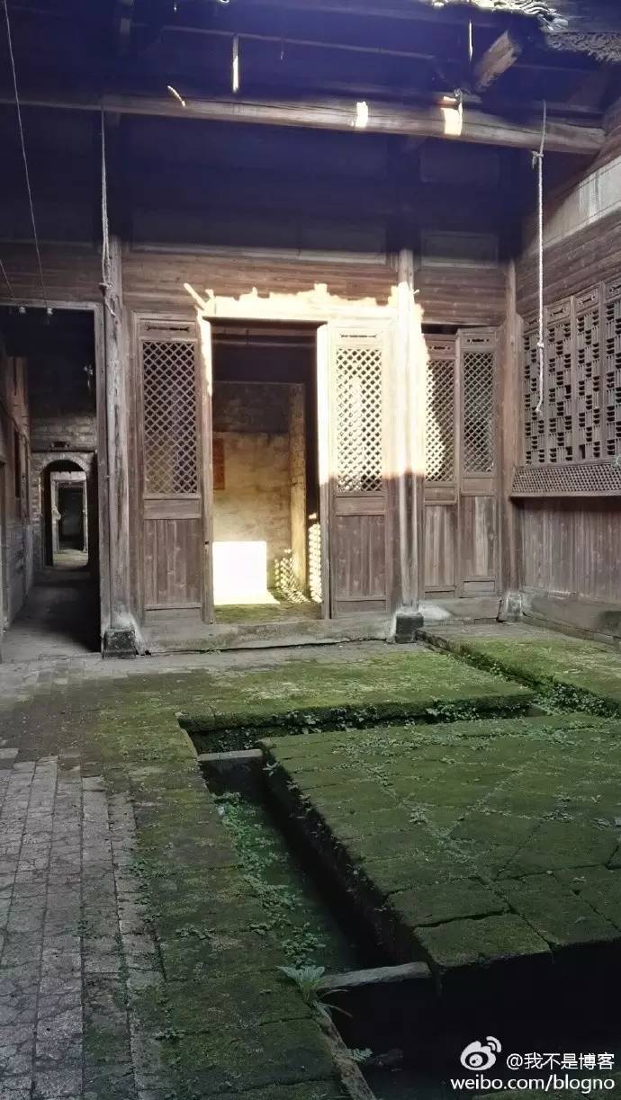万载“周家大屋”因桐油价格暴涨兴建历经200年保存完整