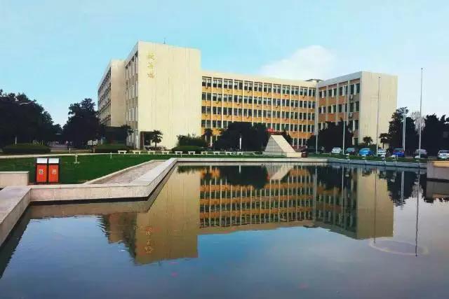 金陵十三校齐贺新春，请您查收一份来自南大的新春祝福