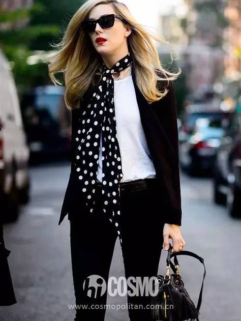 灰色衬衫连衣裙领带搭配,金小妹白衬衣搭配图片