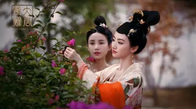 哪款口红显白又好又便宜,好看的口红推荐显白200块