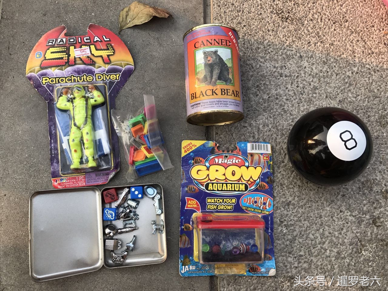 曼谷必买的小玩具,曼谷旧玩具市场