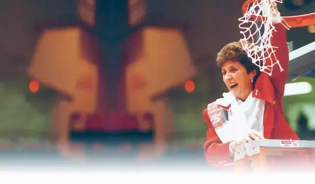 最近很火的黄黑配色的球鞋,公认最好看的配色的球鞋