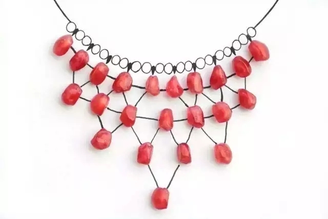 小学生一幅树叶画,秋天树叶图片卡通画