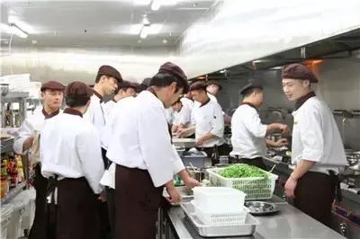 厨房厨师长年终总结范文大全,厨师长管理一个厨房要怎么管理