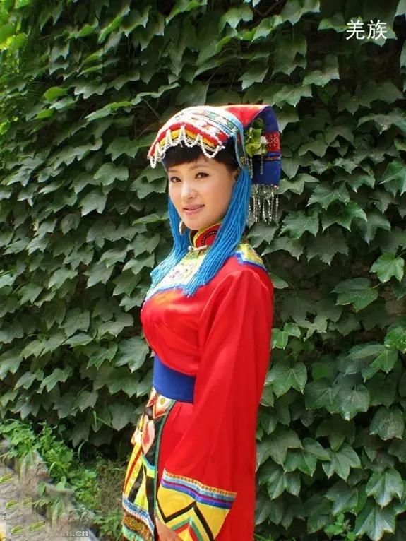 56个民族服饰的视频,56个民族男士服饰