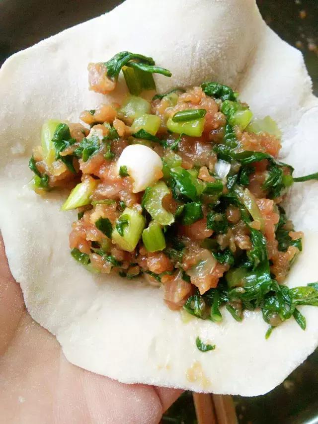 青岛市场火的小吃,最近很火的青岛菜