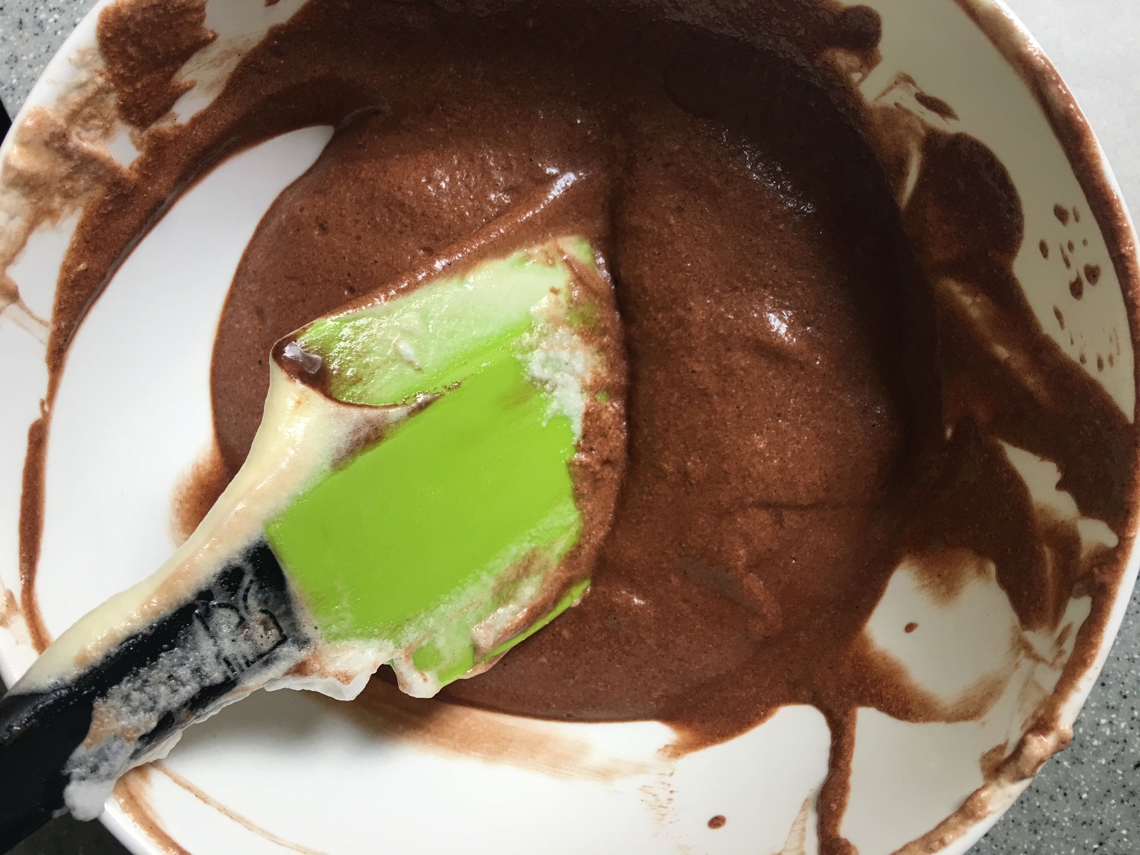 黑白花奶牛与娟姗奶牛的区别,黄白花奶牛好还是黑白花奶牛好