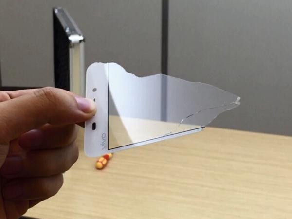 有几个品牌的手机是特容易碎屏的，我揭秘原因给你看及应对方法