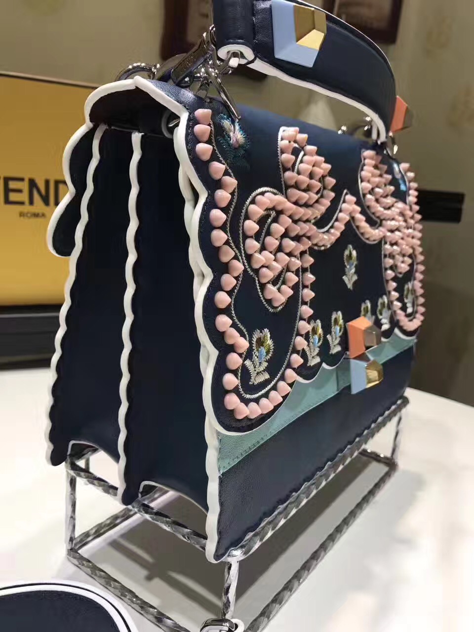 fendi包包大中小,fendi包经典款