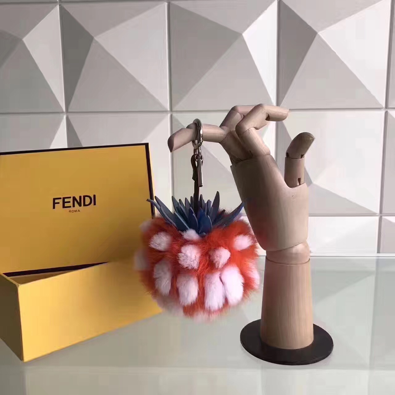 fendi包包大中小,fendi包经典款