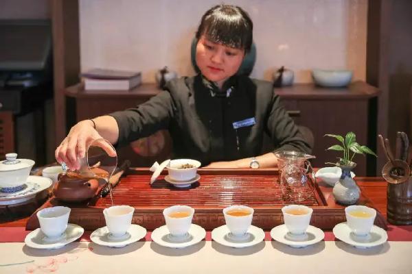 滇池度假区华邑酒店,昆明南亚之门华邑酒店