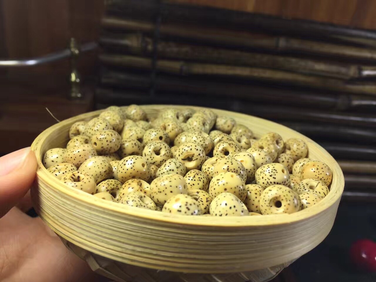 星月菩提陈籽玉化效果图,星月菩提陈籽为什么手感很干