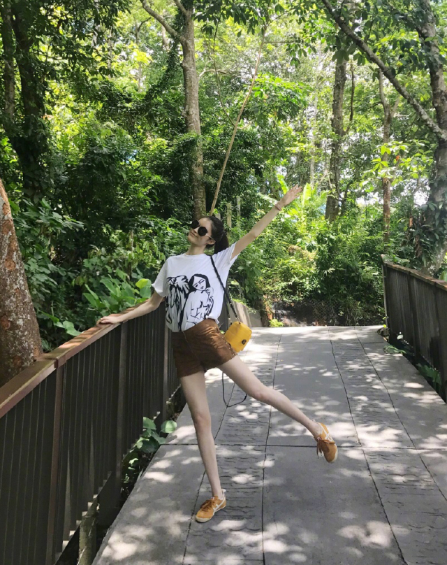 什么包引发女明星连环撞，春夏最IN的3款包送给需要包治百病的你！