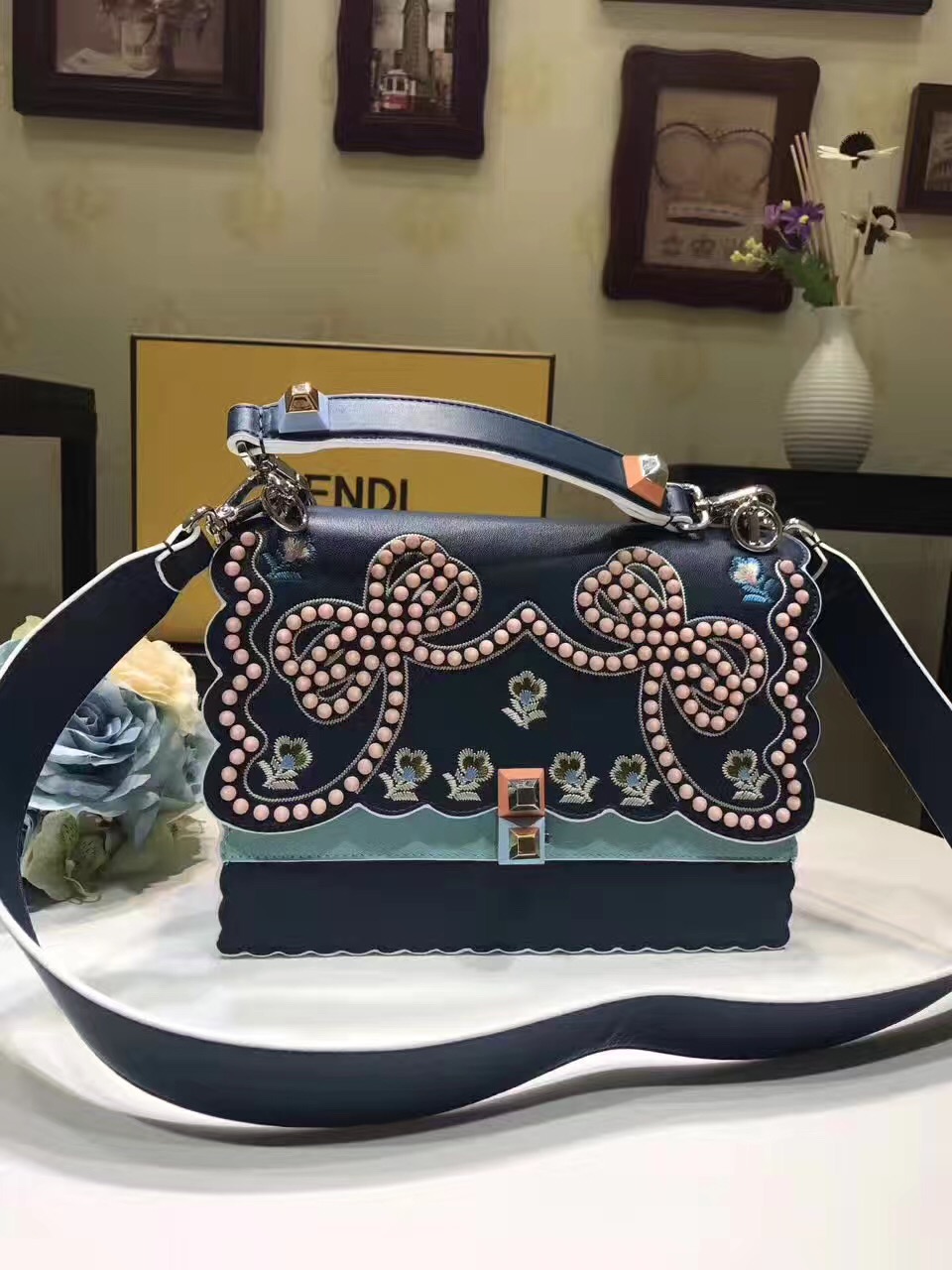 fendi包包大中小,fendi包经典款