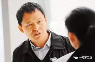 没钱没关系，几次差点倒闭，他却打造出市值300亿的激光帝国