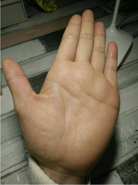 男生右手断掌的婚姻线怎么看,男人左手断掌图解大全看婚姻