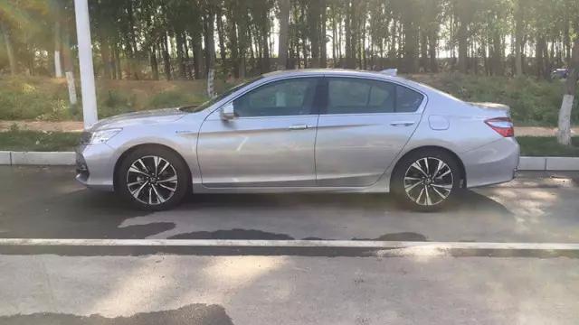 十代雅阁2.0t混动版试驾视频,混动雅阁爆发力