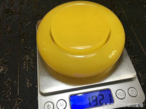 琥珀多少钱一克,琥珀蜜蜡三块一克