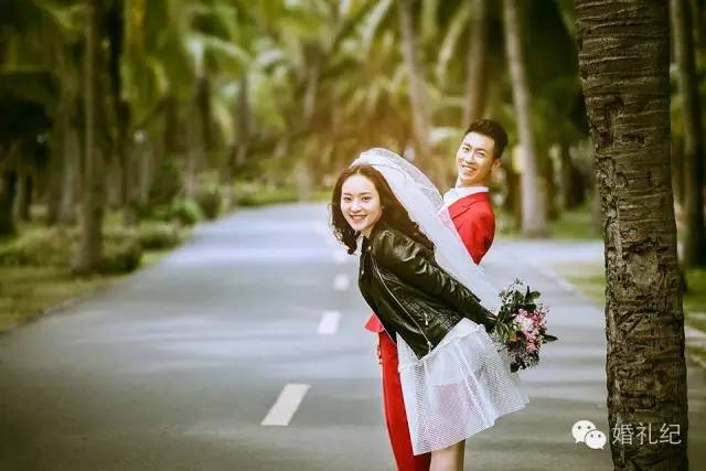 拍婚纱照怎么选婚纱和西服,拍婚纱怎么选影楼