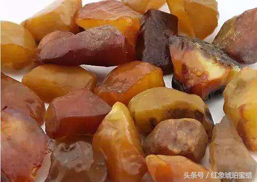 琥珀多少钱一克,琥珀蜜蜡三块一克