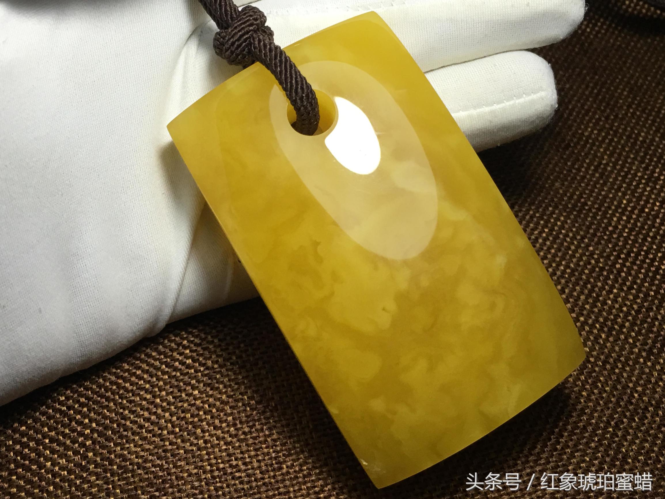 琥珀多少钱一克,琥珀蜜蜡三块一克