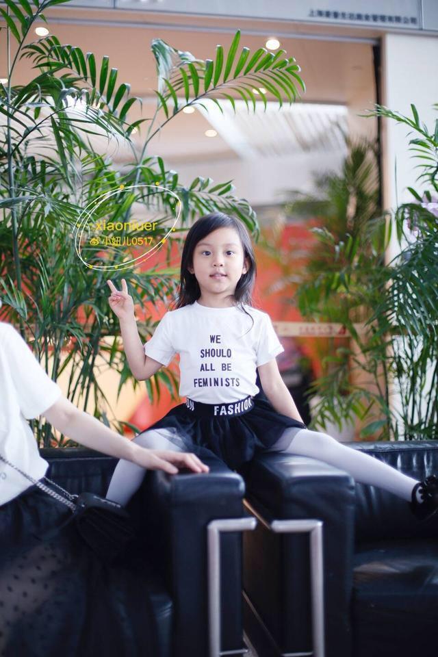 别人上节目成童星，他却混成表情包，火爆多年竟长残这样！