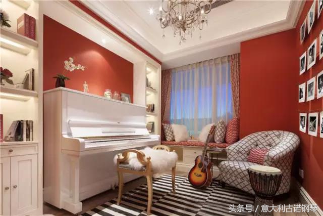 钢琴搬回家方法,钢琴在客厅如何布置