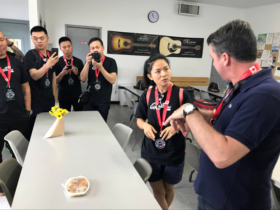 极速快报：弘力乐器2017加拿大Godin吉他工厂参观第一天