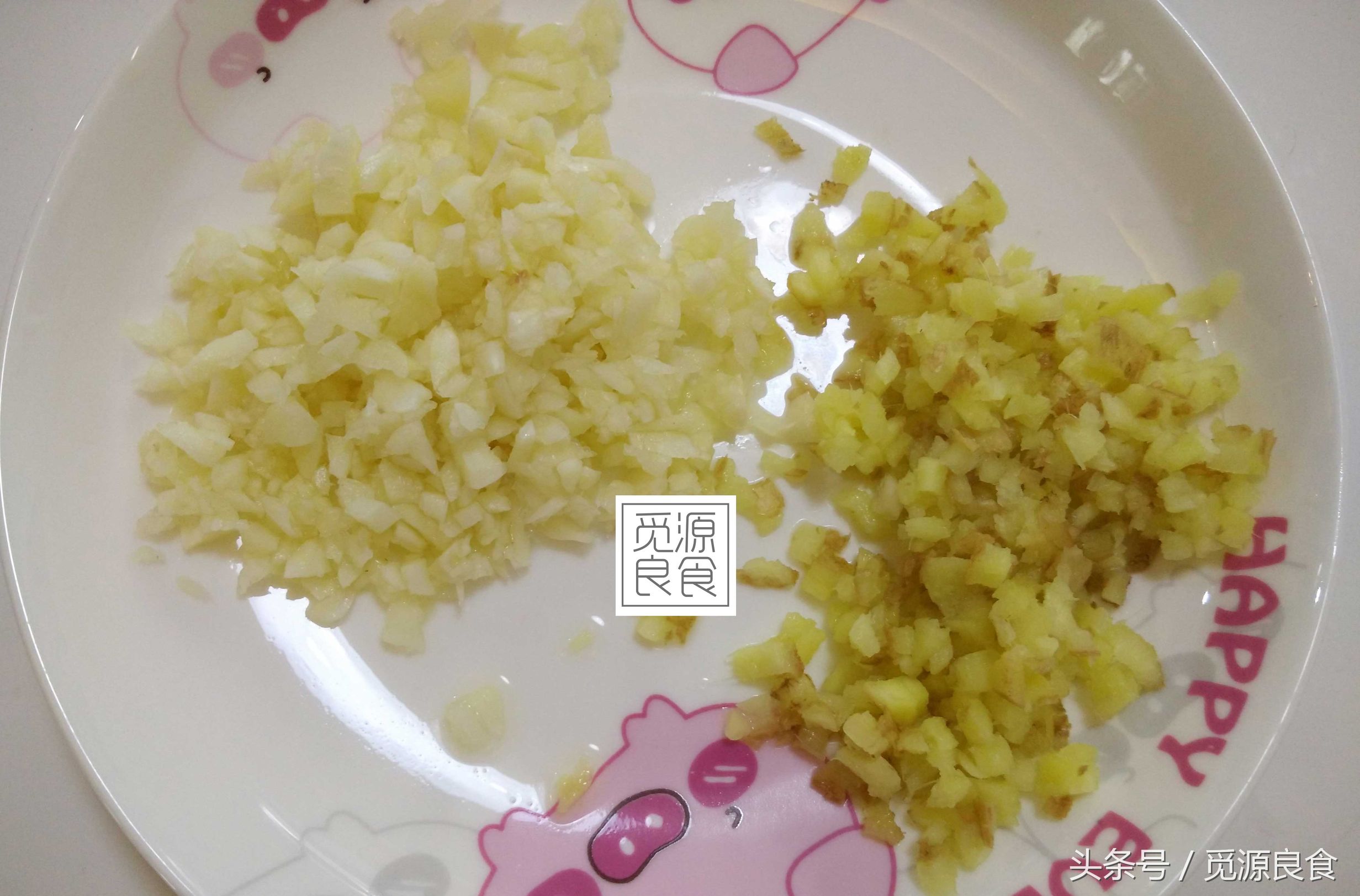 在美味面前，这点麻烦不算什么。今日菜谱椒盐虾，外观诱人，味道鲜美，让人非常有食欲，怎么做才能好吃？