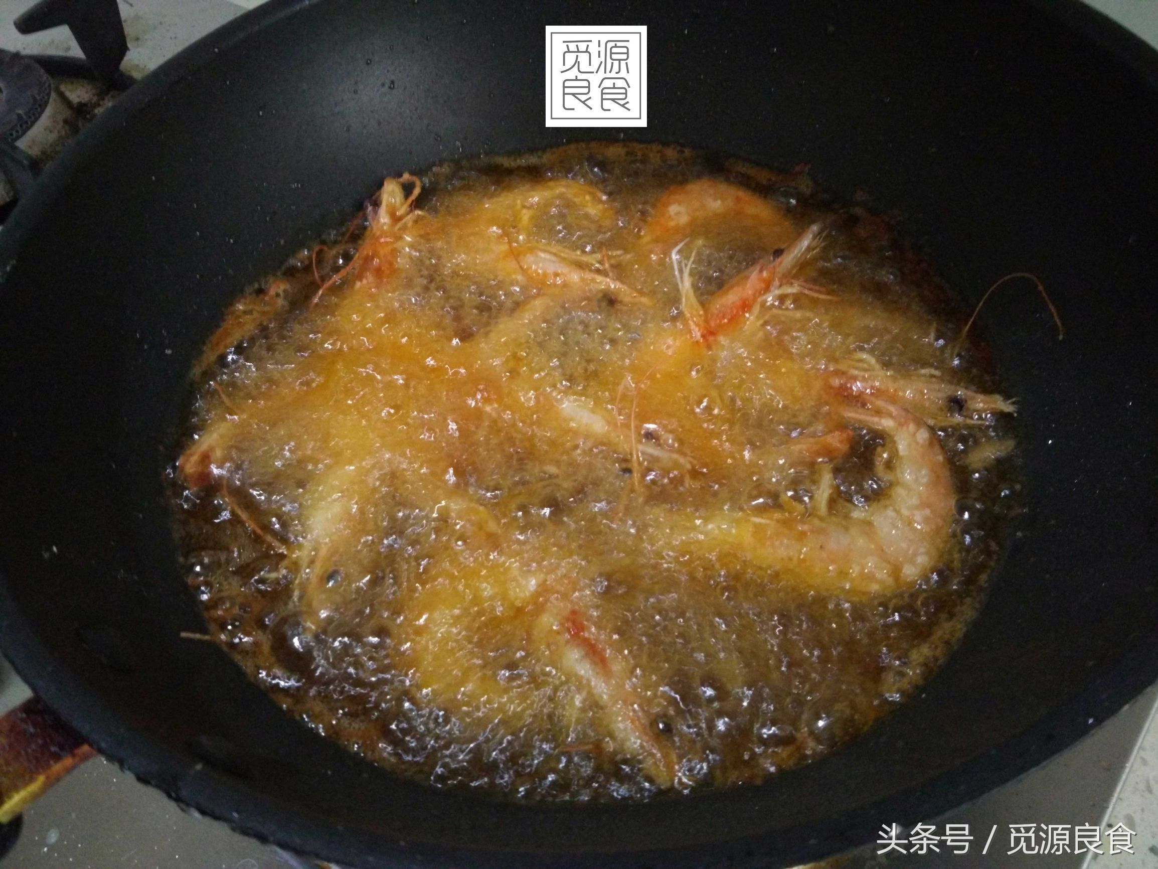 在美味面前，这点麻烦不算什么。今日菜谱椒盐虾，外观诱人，味道鲜美，让人非常有食欲，怎么做才能好吃？