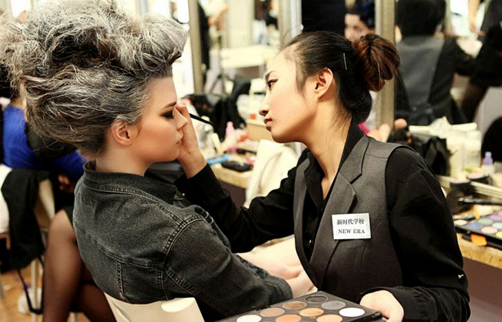 学美容美甲化妆学校要多少钱,美容化妆美甲培训学校哪个好