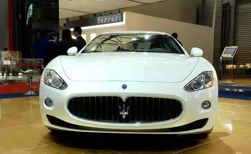 鹿晗吴亦凡这些小鲜肉都开什么豪车？陈伟霆的奥迪R8竟最低调