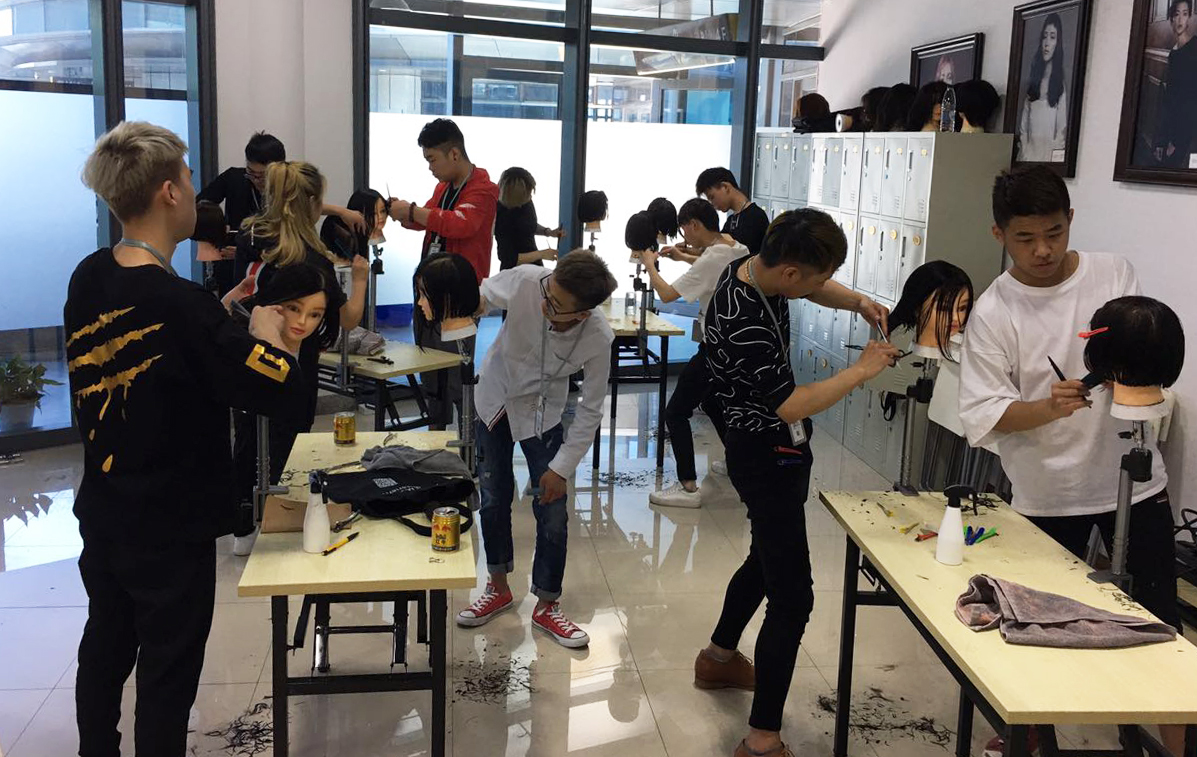 迷茫的美发人如何翻身,美发业绩少怎么逆袭