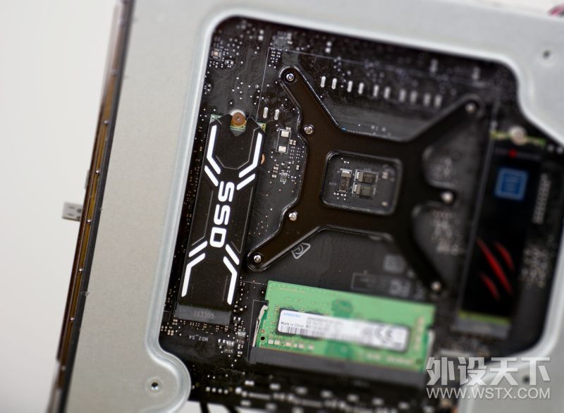 这才是游戏手机该有什么样的样子,微星宙斯盾钛3主机