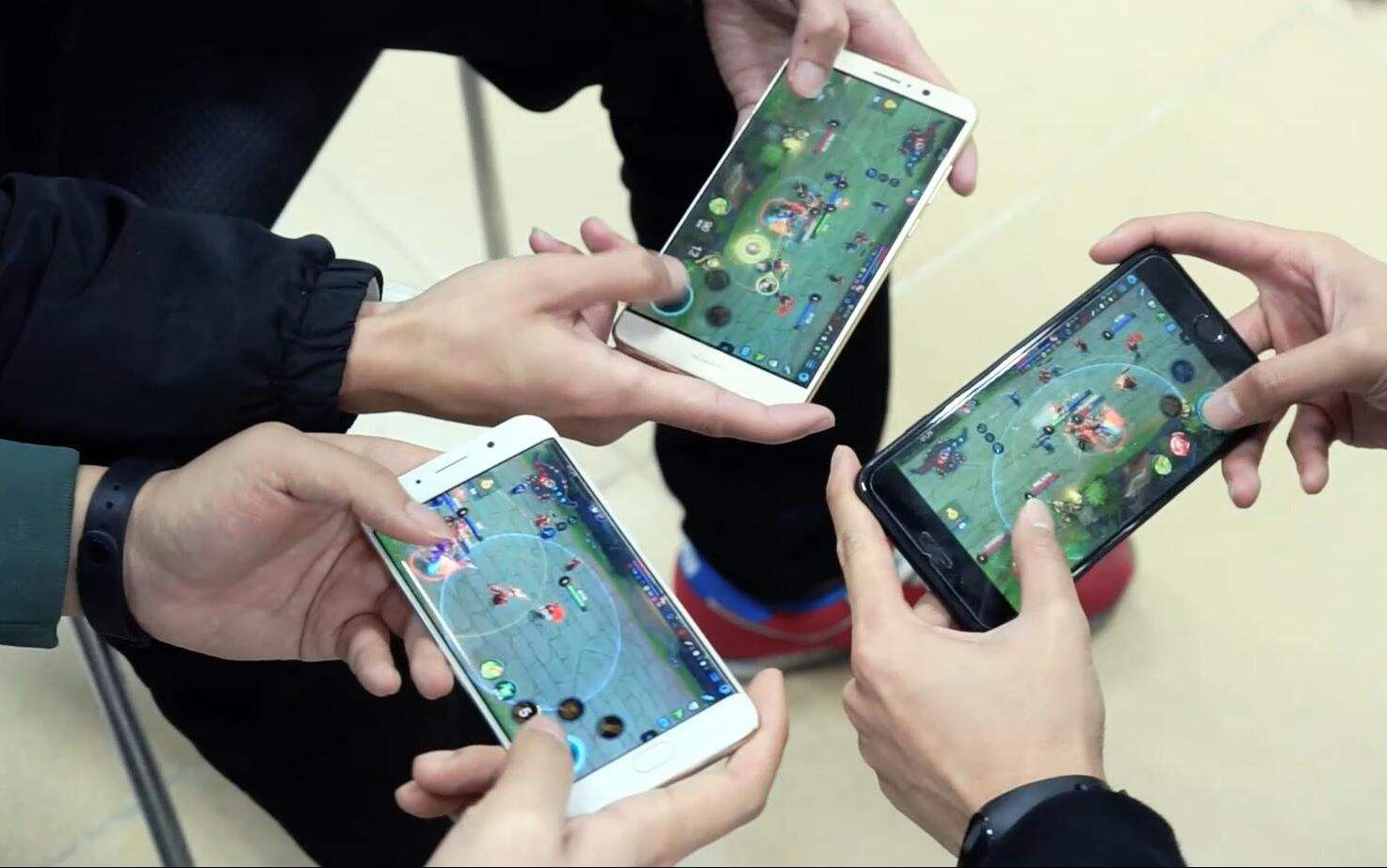 iphone电池发热烫坏屏幕,iphone电池发热