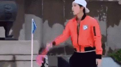 鹿晗玩魔方完整版,鹿晗还原魔方瞬间视频