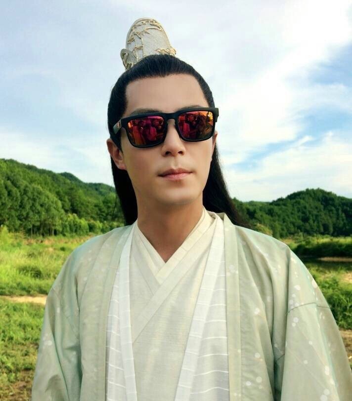 史上最奇葩的化妆品名,宫廷风化妆品