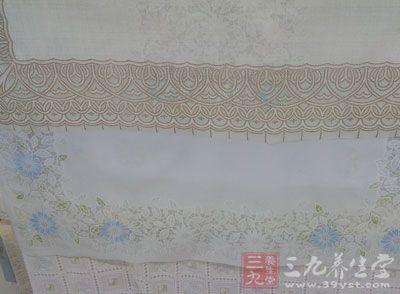 自粘桌布有多大的危害,透明桌布有味对人有危害吗