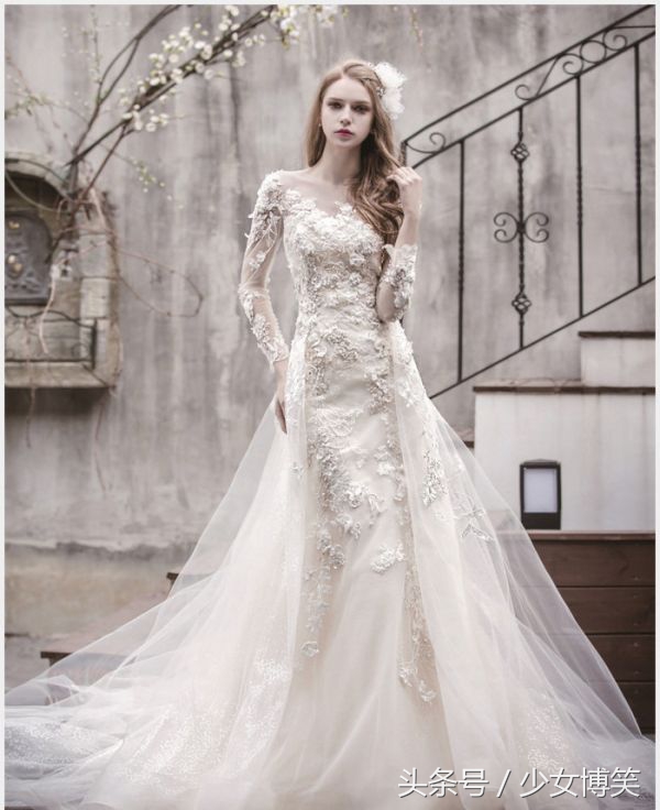 中式婚纱vs西式婚纱,西式婚纱和中式婚纱