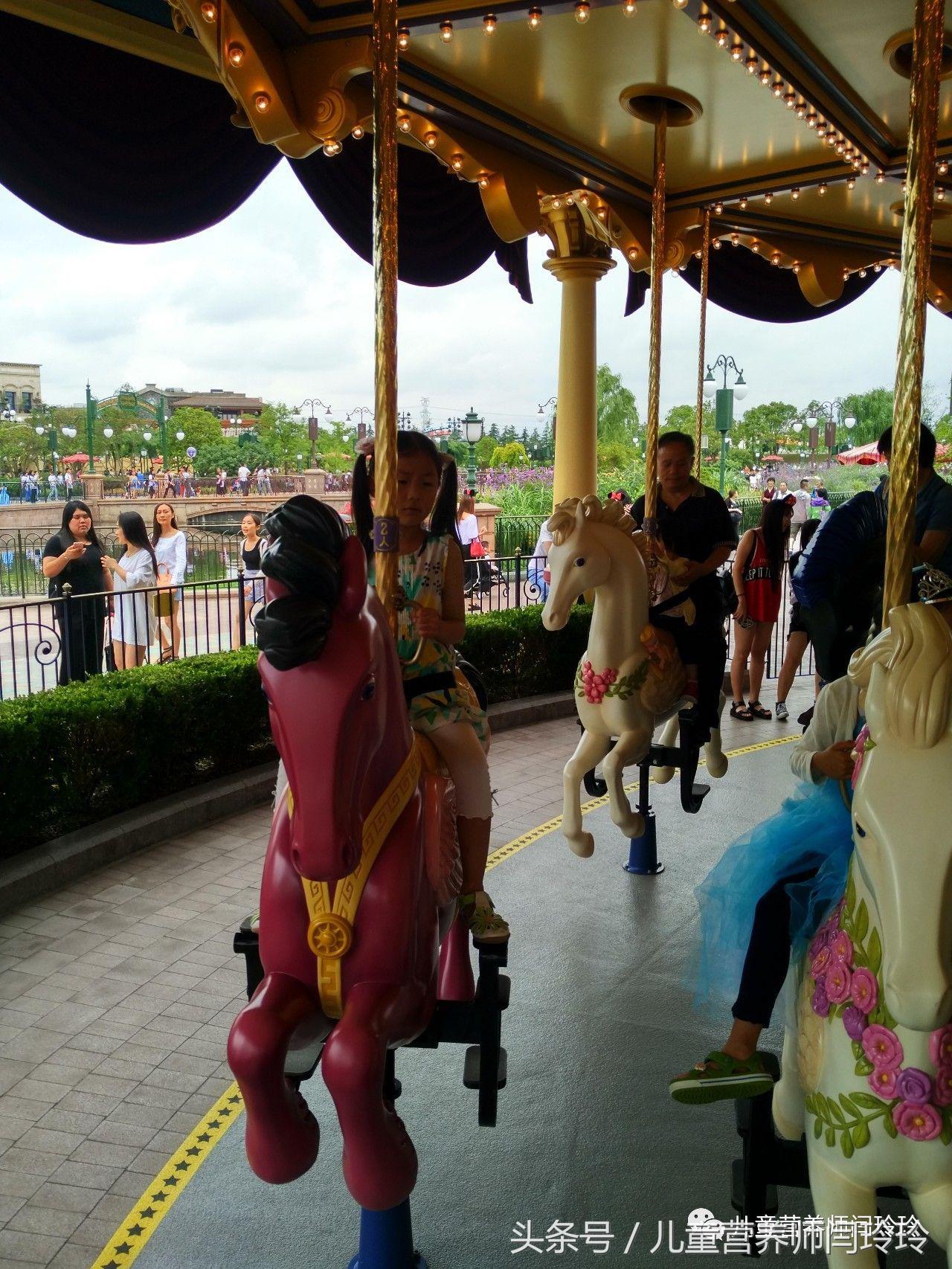 迪士尼实现小朋友们的公主梦,迪士尼是每个女孩的公主梦