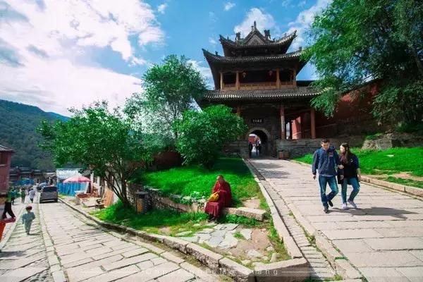 第一次去五台山最应该去哪个寺院,五台山自驾游攻略五台山地图