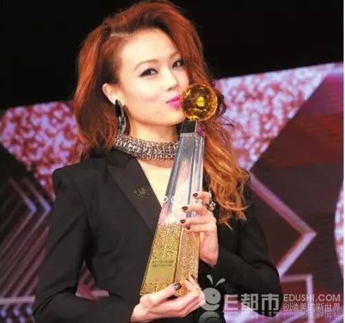 容祖儿唱歌前后的反差,容祖儿为什么是歌手