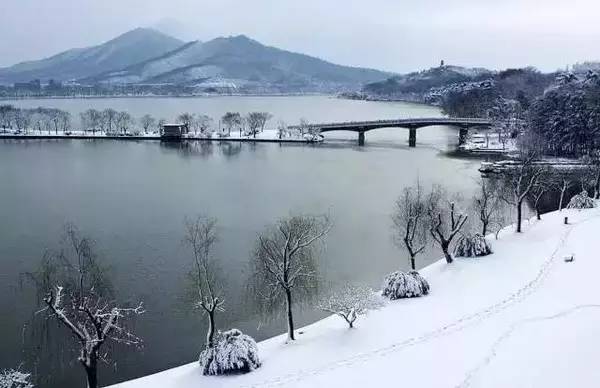 咫尺vs沧桑：一个95后女生与南京园林的穿越对话